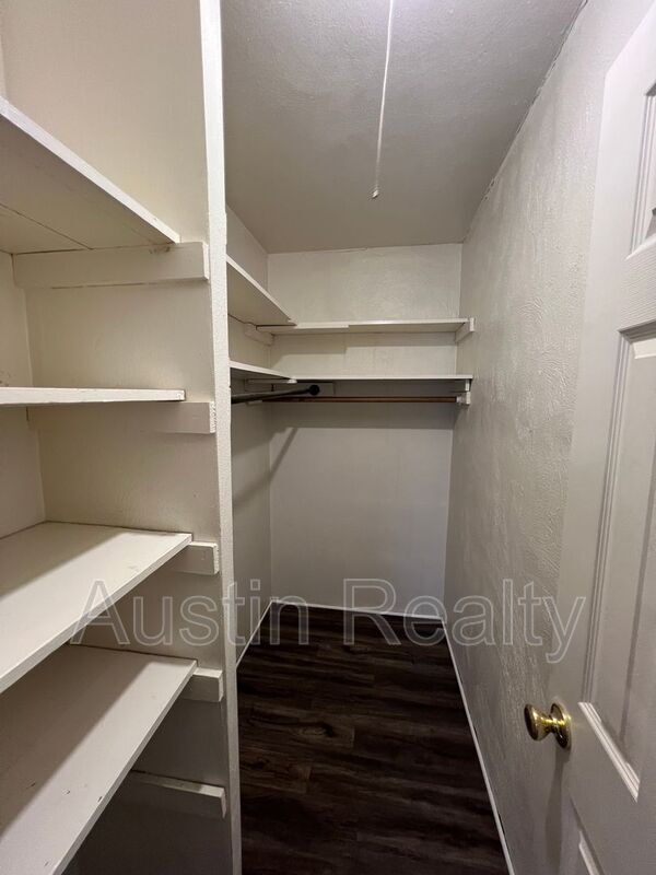 Building Photo - 3704 Greenwood Blvd