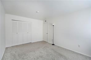 Building Photo - 1009 Sanlin Dr