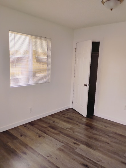 Building Photo - 5943-5943 San Pedro St