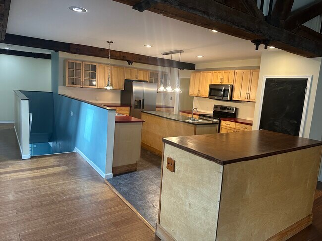 Building Photo - 44 Broadway