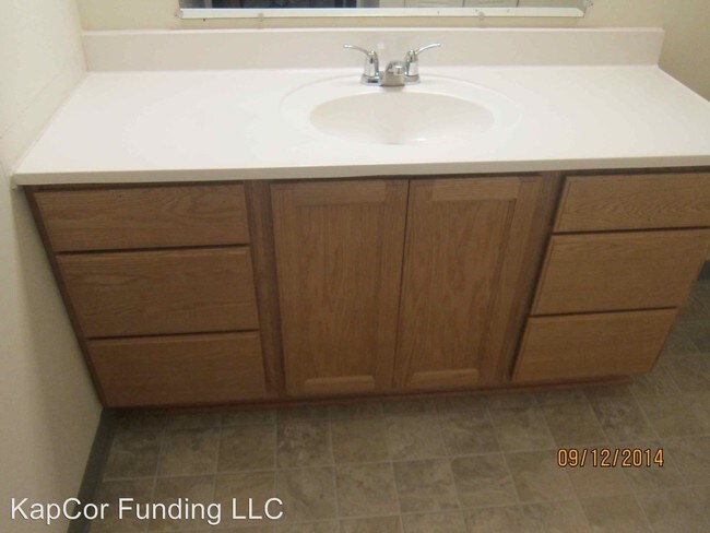 Building Photo - 2600 W Highland Ave