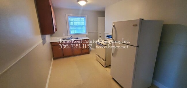 Building Photo - 421 E Twenty-Seventh St