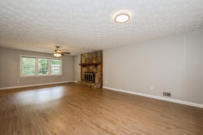 Building Photo - 1763 Sherman Ln