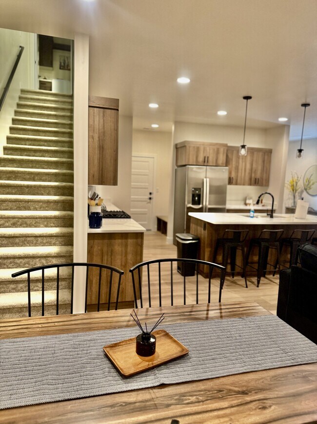 Building Photo - 4160 S Crimson Trails Dr