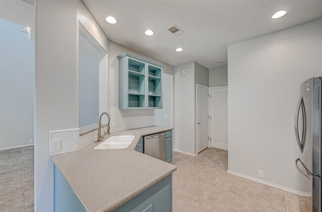 Building Photo - 13600 Breton Ridge St