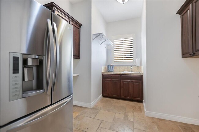 Building Photo - 211 Jack Nicklaus Dr