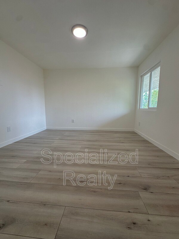 Building Photo - 6731 Troost Ave