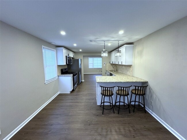 Building Photo - 608 Winston Dr