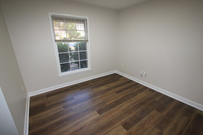 Building Photo - 5617 Rangeley Dr