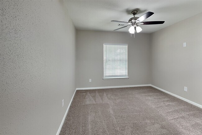 Building Photo - 7519 Sunlight Ln