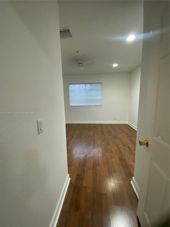 Building Photo - 3503 NW 14th Ct