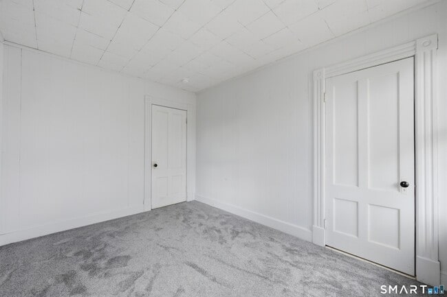 Building Photo - 45 Dunham St