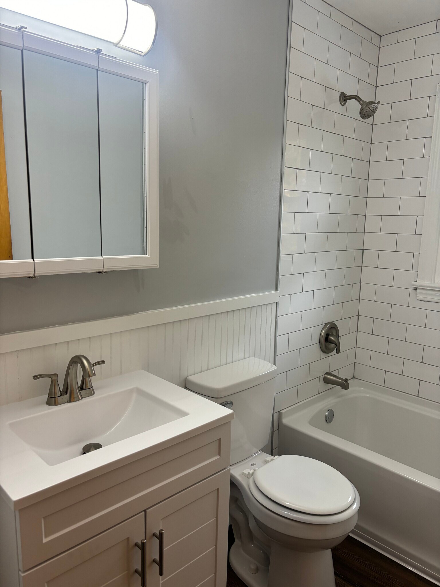 Building Photo - 208 Ricker Ave