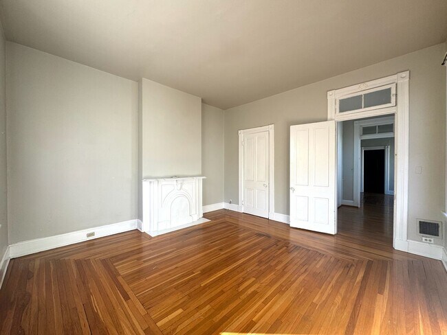 Building Photo - 30 Conklin St