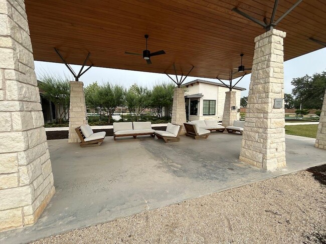 Building Photo - 276 Washington Dr