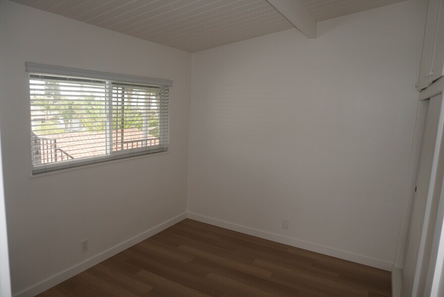 Building Photo - 305 Avenida Madrid