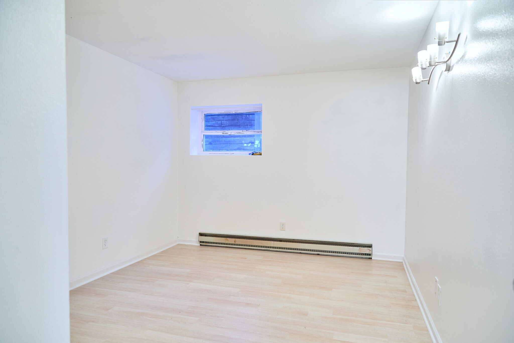 Building Photo - 9366 Fall River Rd