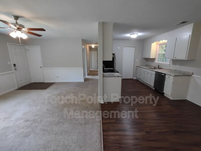 Building Photo - 710 Sharon Dr