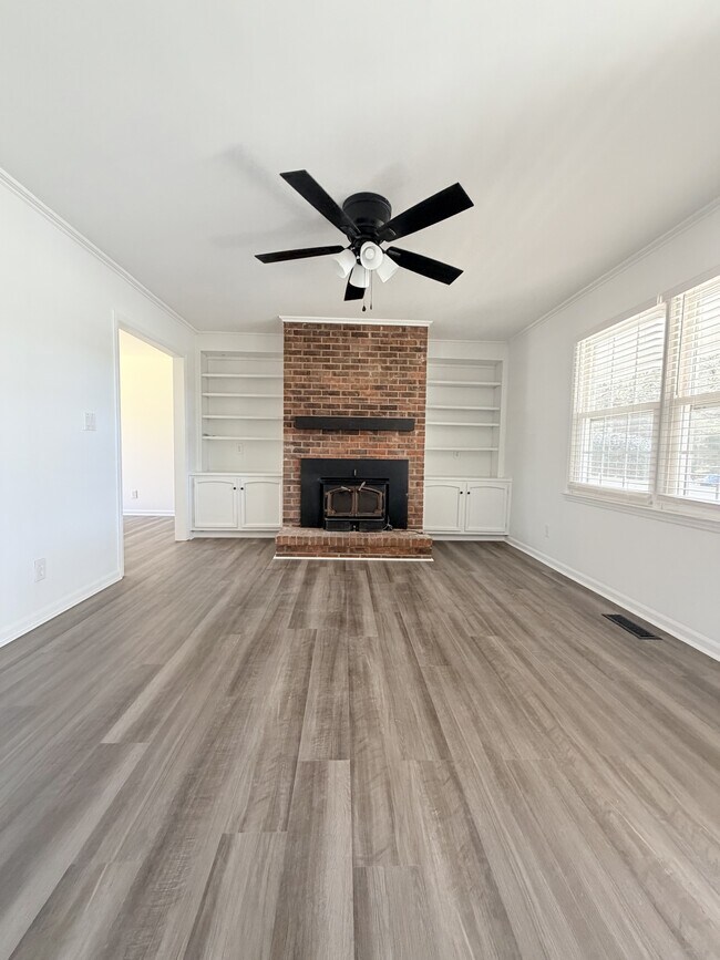 Building Photo - 6504 Zack Rd