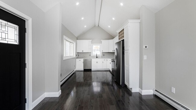 Building Photo - 23 Lynn St