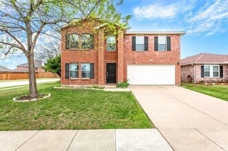 Building Photo - 2700 Peach Dr