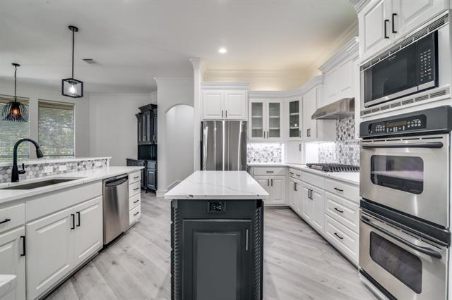 Building Photo - 422 Mustang Dr