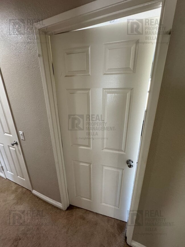 Building Photo - Gorgeous Murrieta Home with Main Floor Bedroom and Bathroom