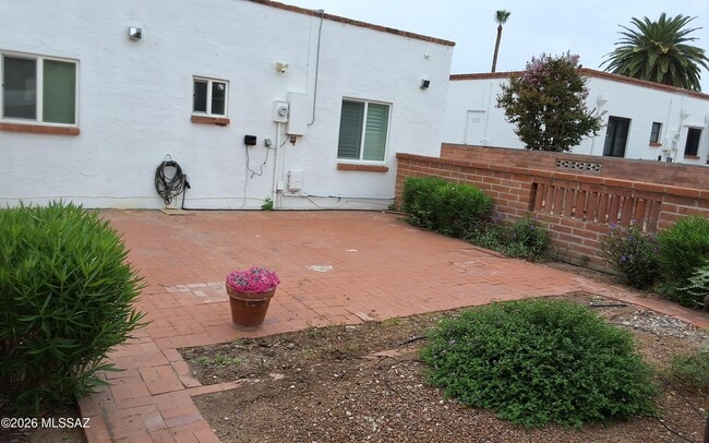 Building Photo - 434 S Vista Del Rio