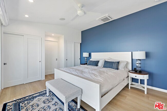 Building Photo - 6817 Seawatch Ln