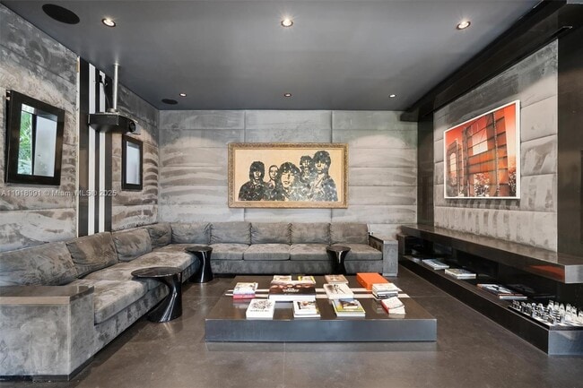 Building Photo - 16 Palm Ave