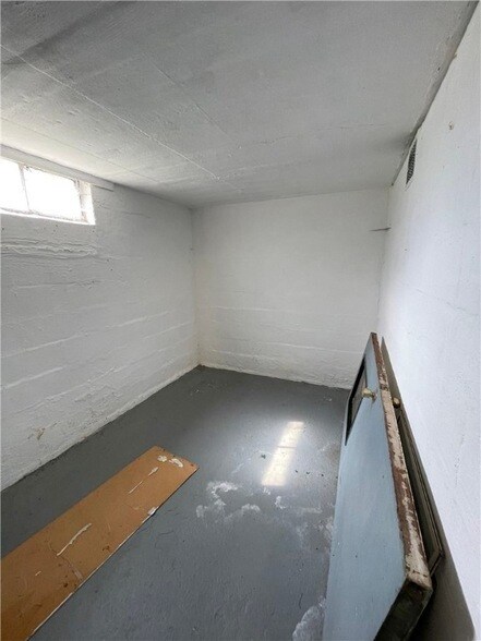 Building Photo - 1031 Pleasant Ave