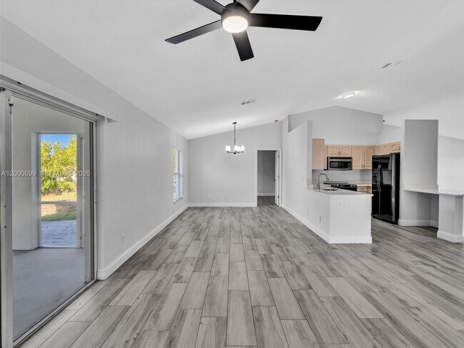 Building Photo - 2022 NW 9th Terrace