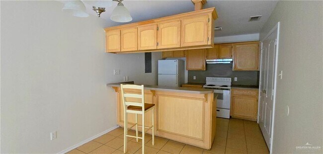 Building Photo - 7 W Prosperity Dr