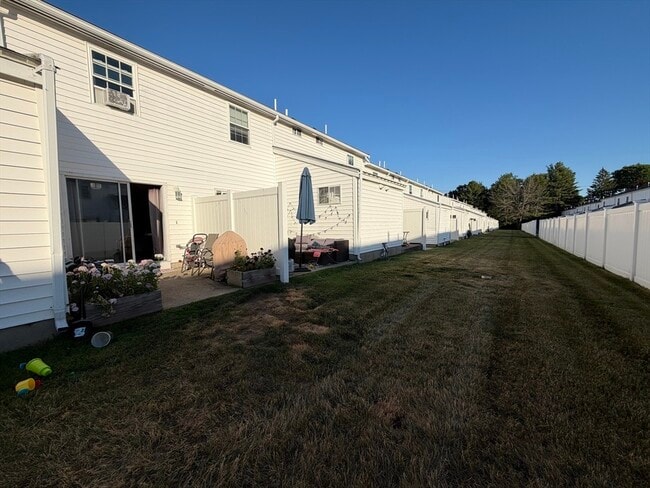 Building Photo - 6 Ba Dr