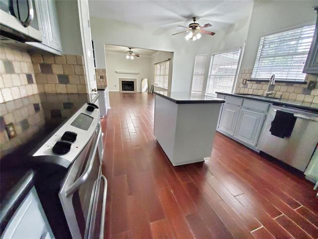 Building Photo - 1040 Woodbriar Dr