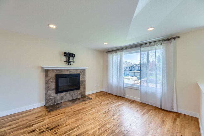 Building Photo - Excellent 4Bed/2Bath Home in Kirkland!