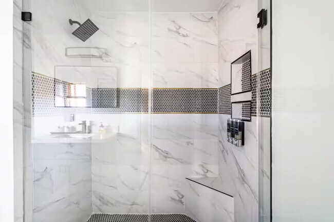 Building Photo - 920 17th St