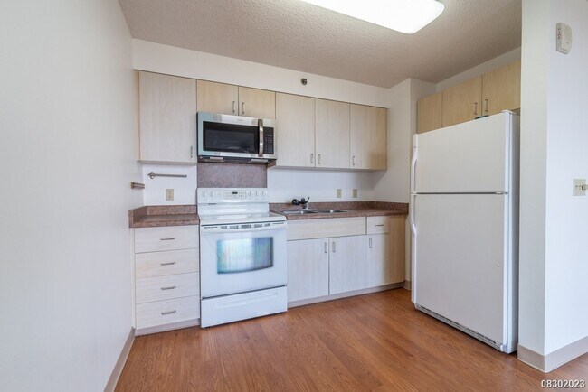 Building Photo - 3BR/1BA IN SECURED BLDG (Pets Negotiable) PLANTATION TOWN APTS (Waipahu)