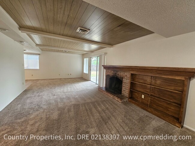 Building Photo - Spacious 3-Bedroom 2-Bathroom Home in Mary Lake Subdivision Available Now!