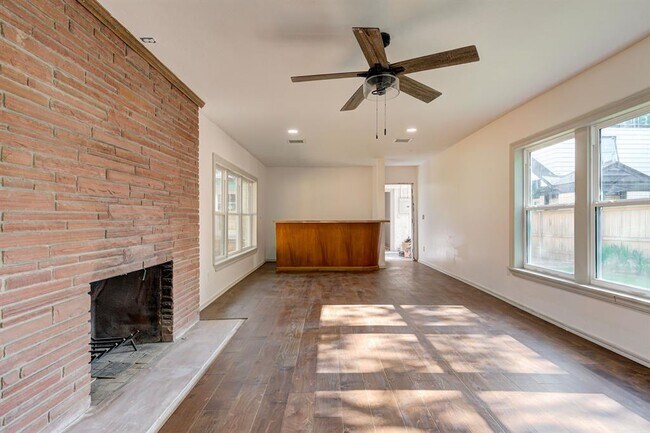 Building Photo - 2324 NW 28th St