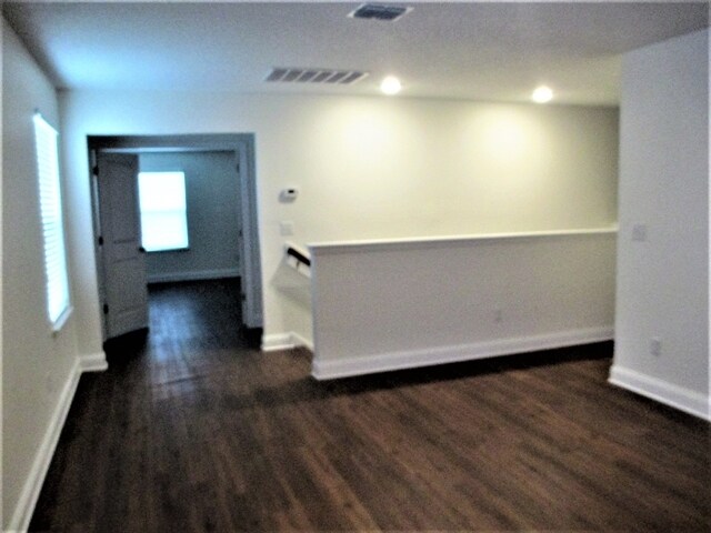 Building Photo - 3305 Roundabout Dr