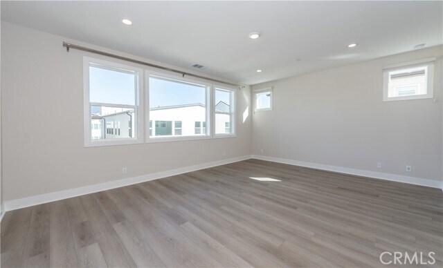 Building Photo - 180 Longden