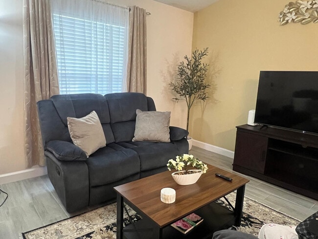 Building Photo - 13775 SW 115 Pl