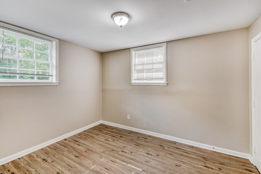 Building Photo - 1617 Bobolink Ln NE