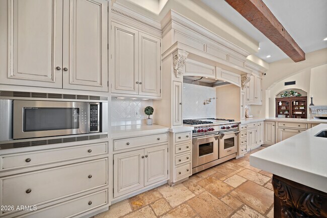 Building Photo - 9290 E Thompson Peak Pkwy