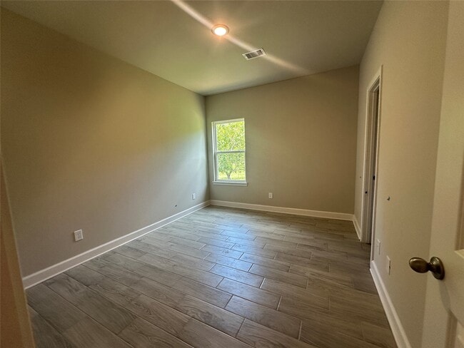 Building Photo - 104 Turner Dr