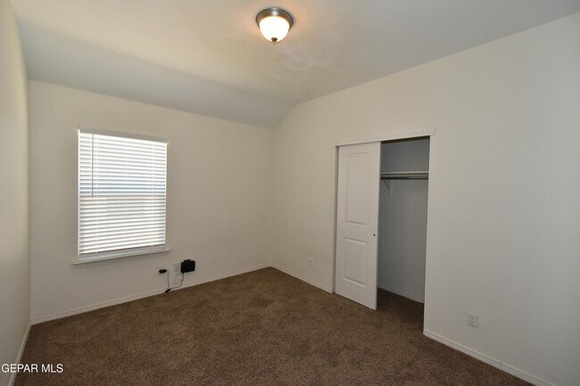 Building Photo - 1253 Indigo Sky St