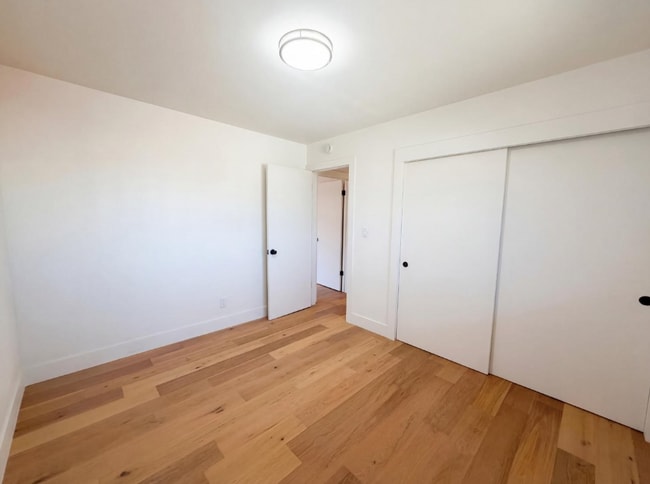 Building Photo - 1128 Hobart Dr