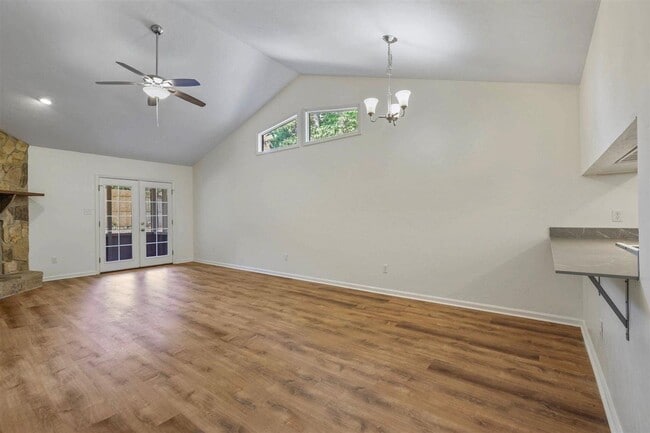Building Photo - 2556 Panther Creek Rd