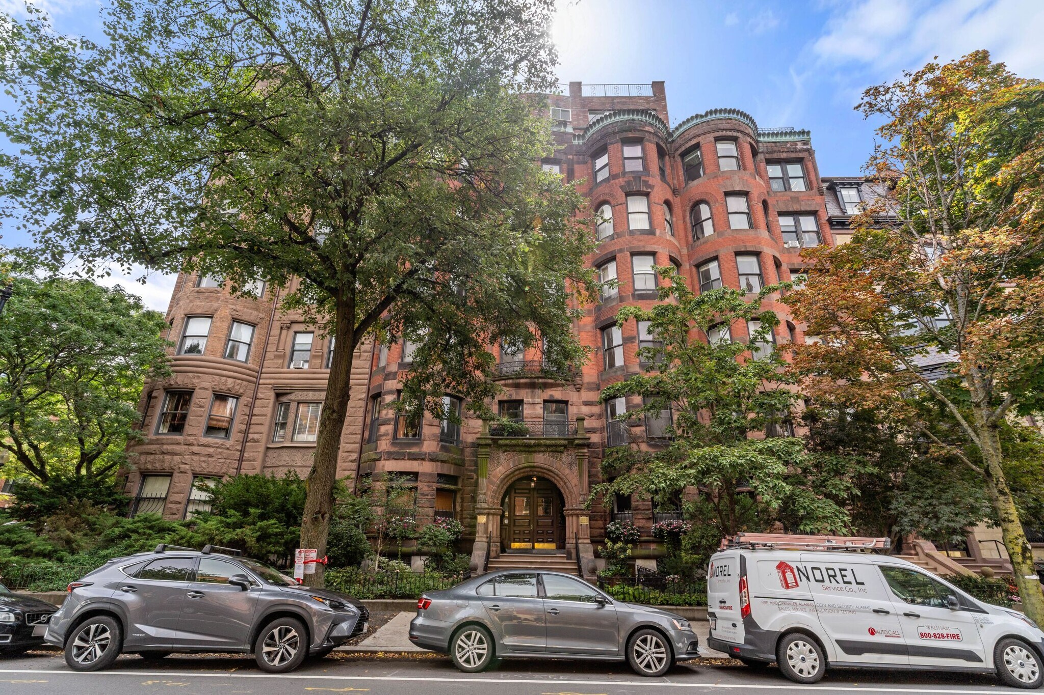 Building Photo - 259 Beacon St